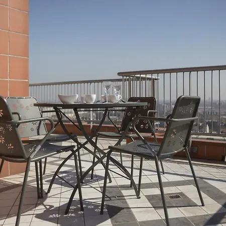 Suzzani Halldis Apartmán